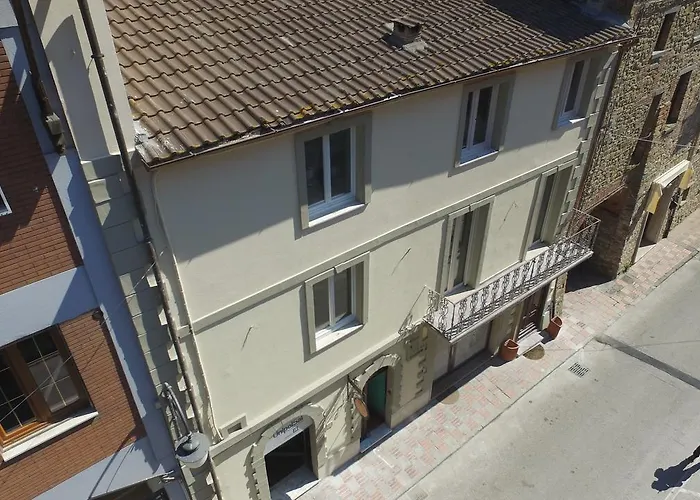 ベッド・アンド・ブレックファスト L'arco Di Charme パッシニャーノ・スル・トラジメーノ